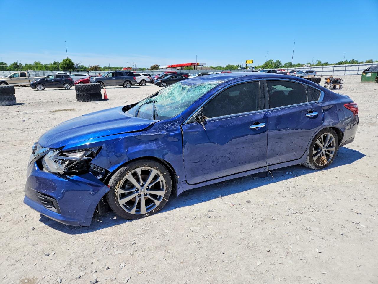Salvage Nissan Altima Image