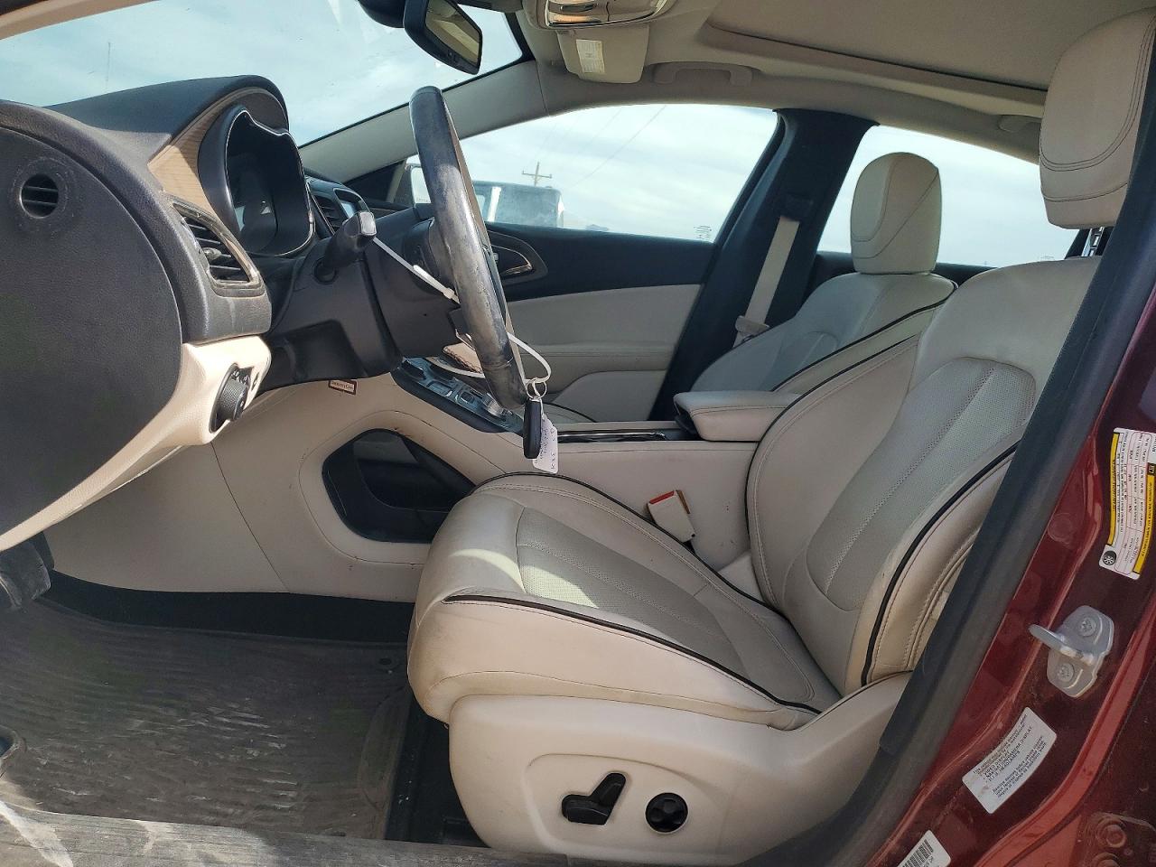 Chrysler 200 C