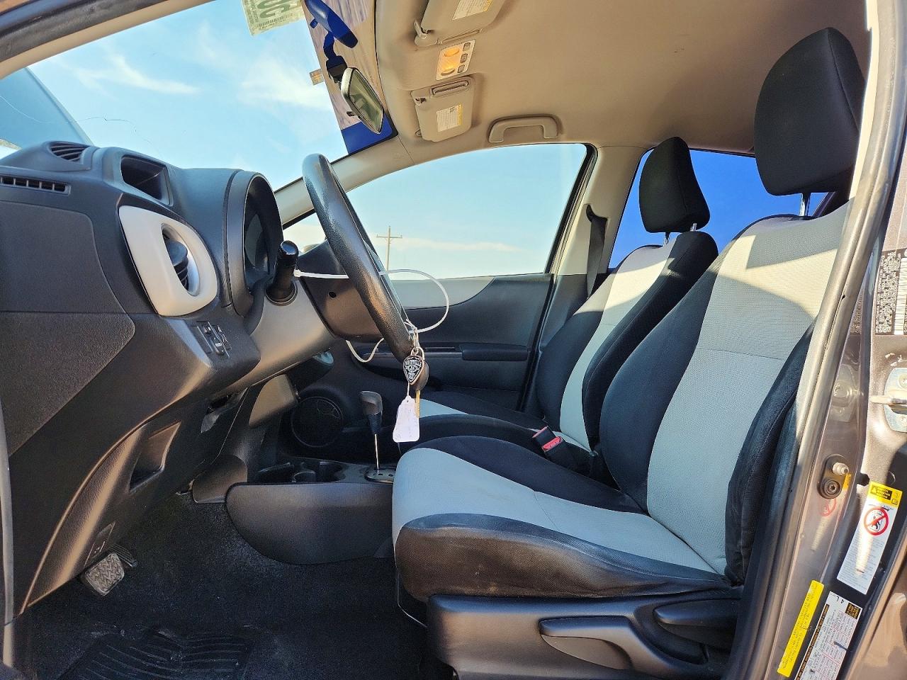 Toyota Yaris 5-door Le