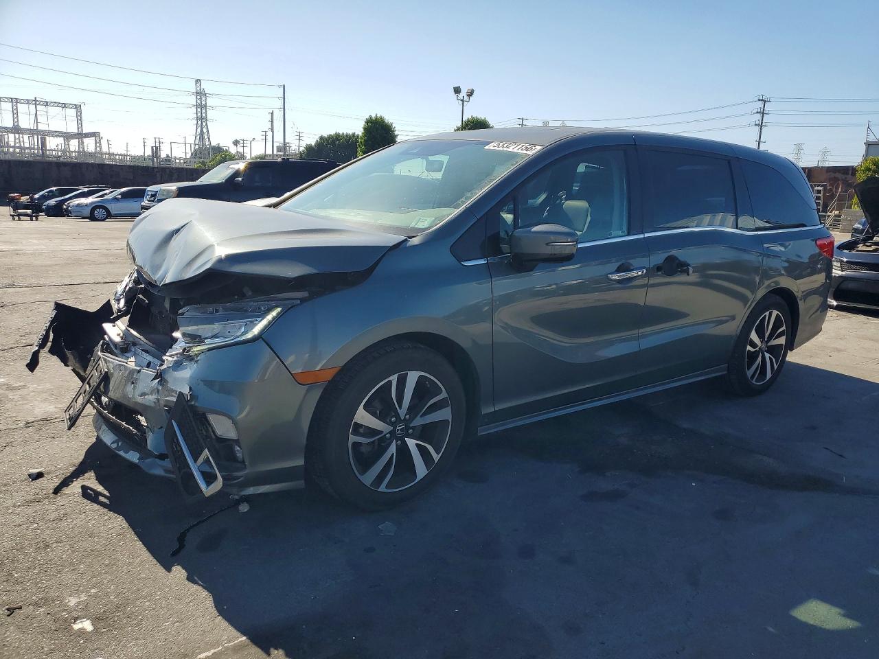Salvage Honda Odyssey Image