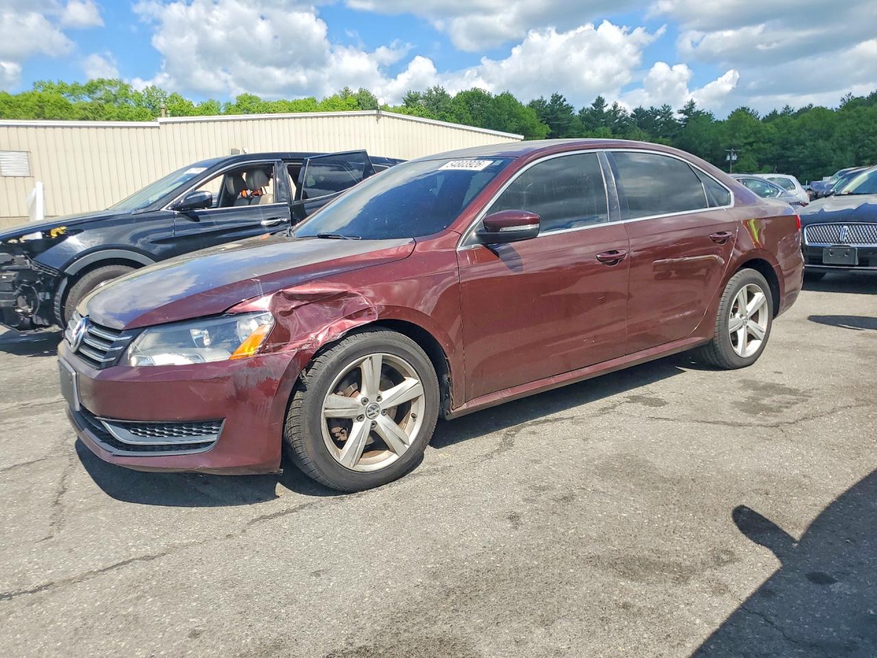 Salvage Volkswagen Passat Image