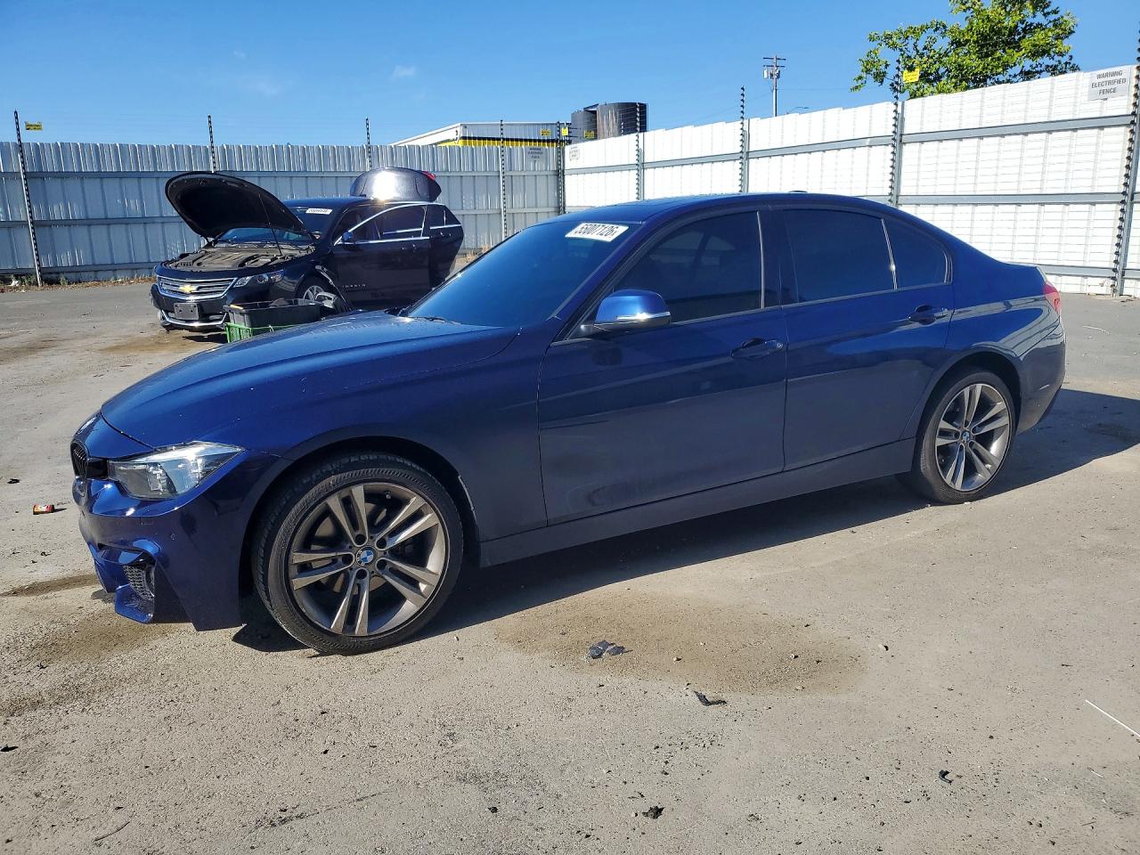 Salvage BMW 3 Series Image