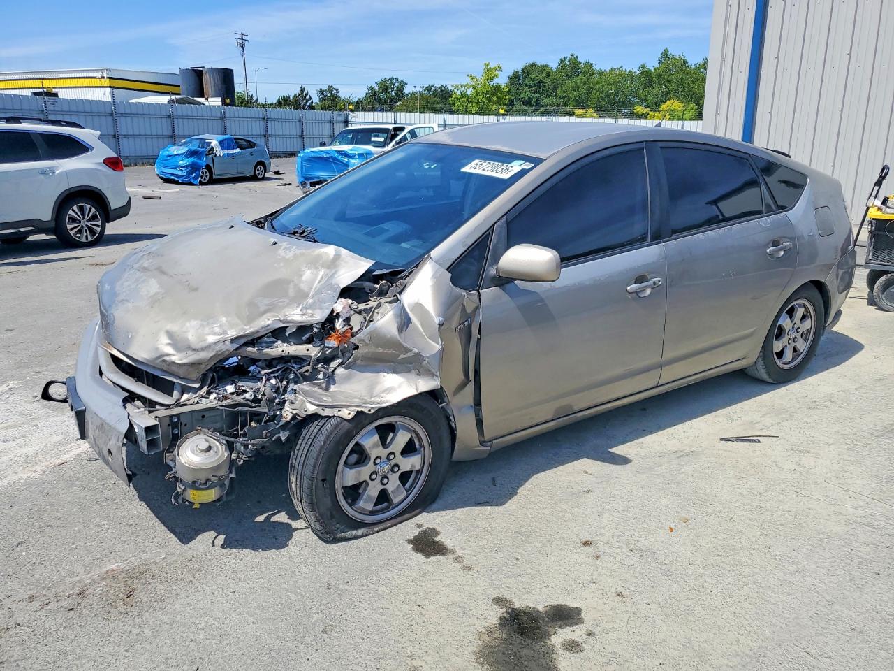Salvage Toyota Prius Image
