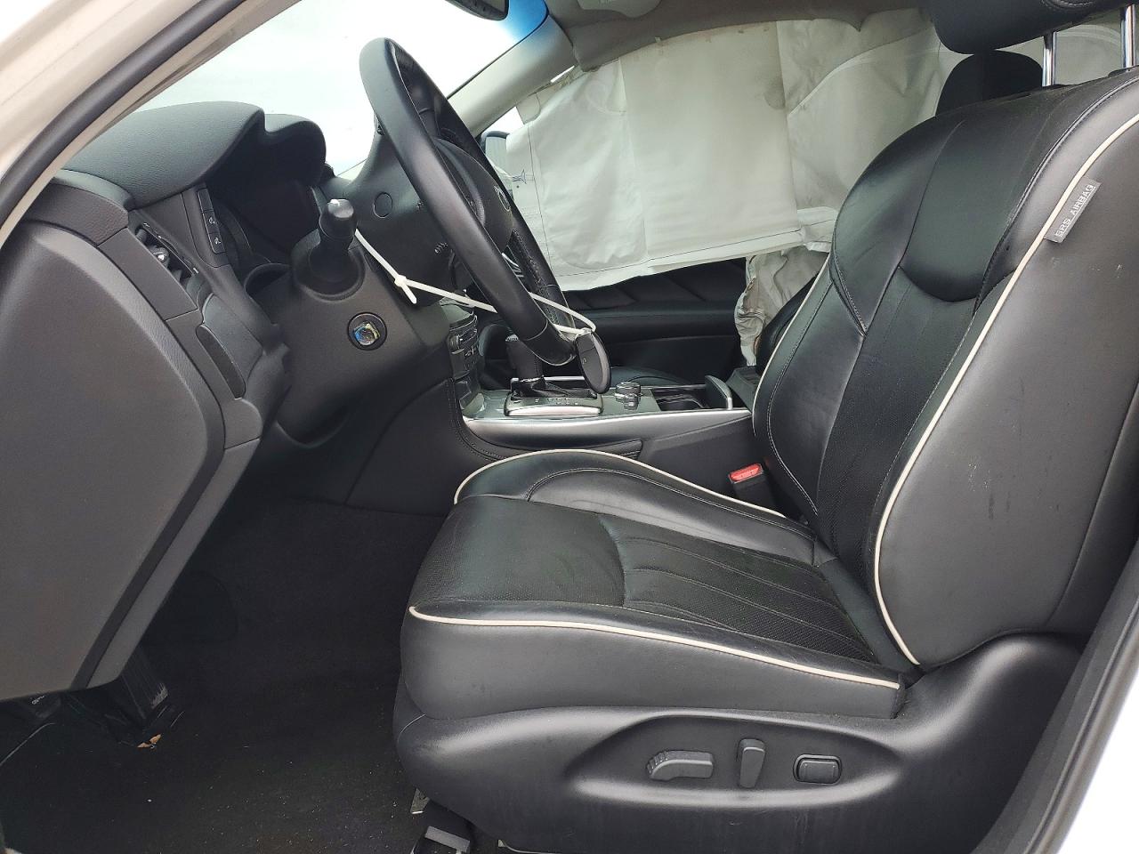 INFINITI Q70 3.7 Luxe