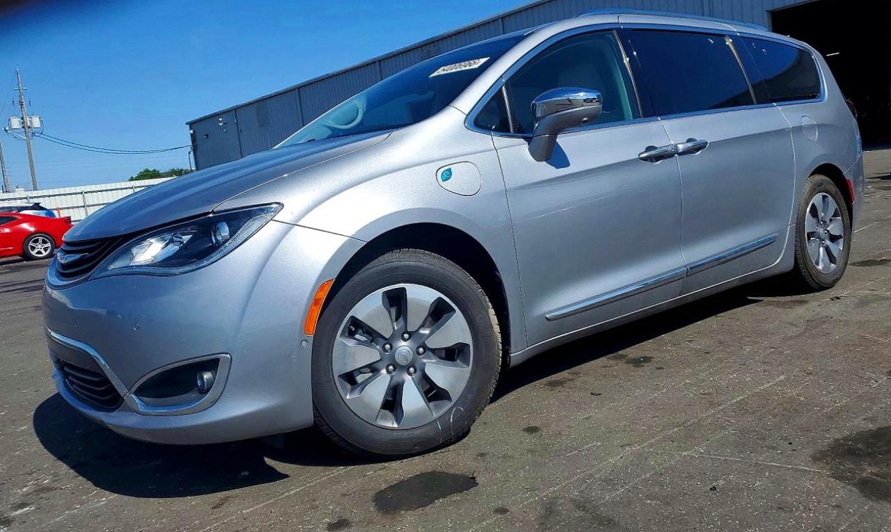 Salvage Chrysler Pacifica Image