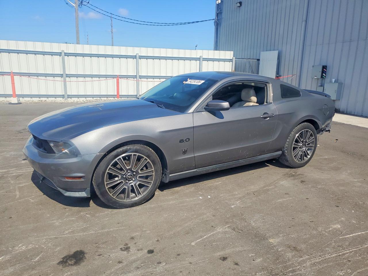 Salvage Ford Mustang Image