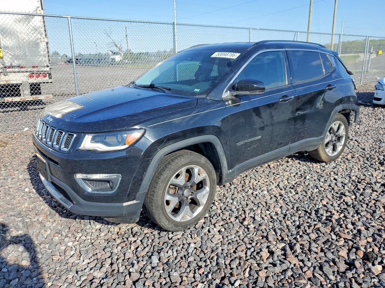 Salvage Jeep Compass Image
