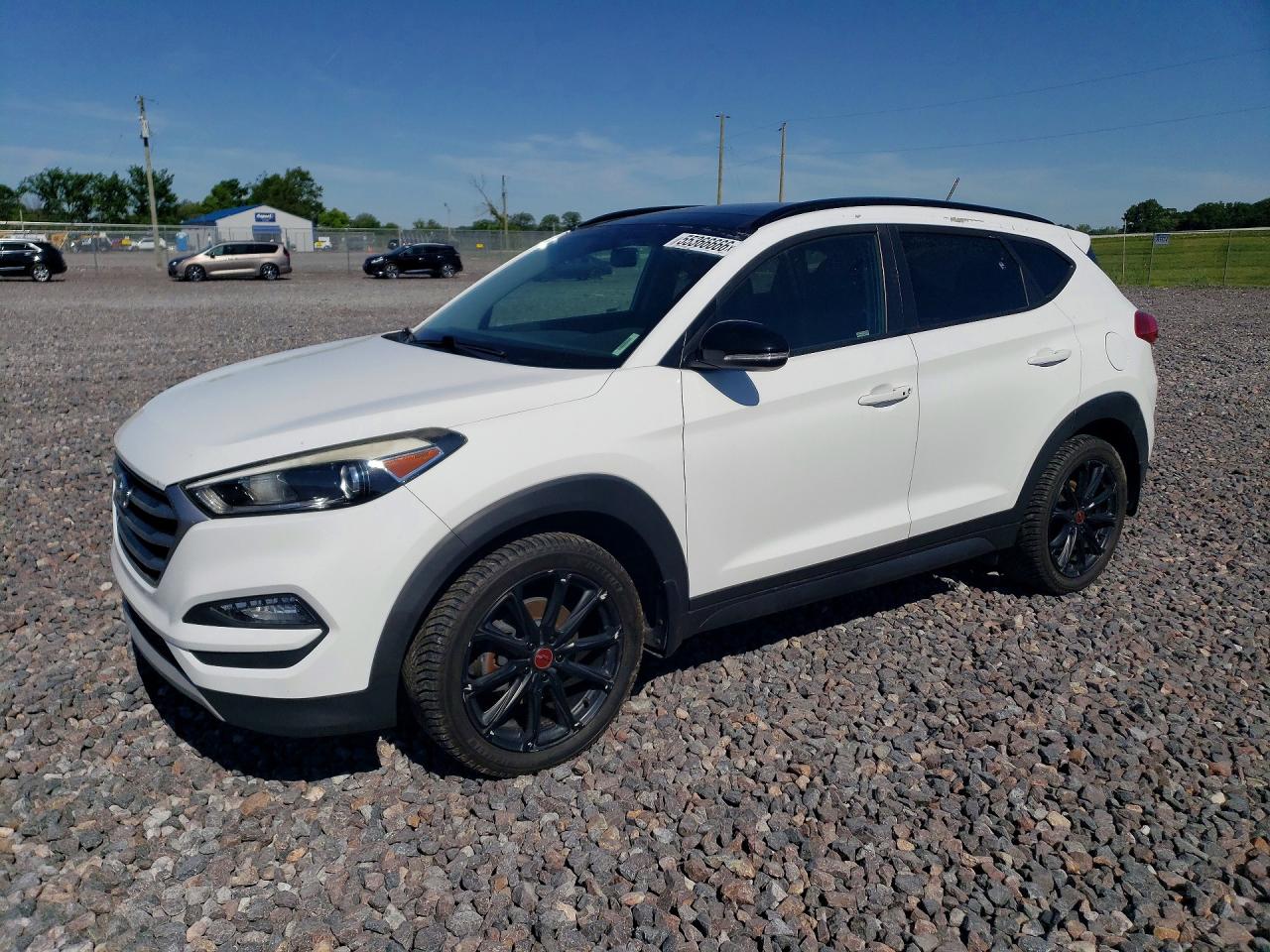 Salvage Hyundai TUCSON Image
