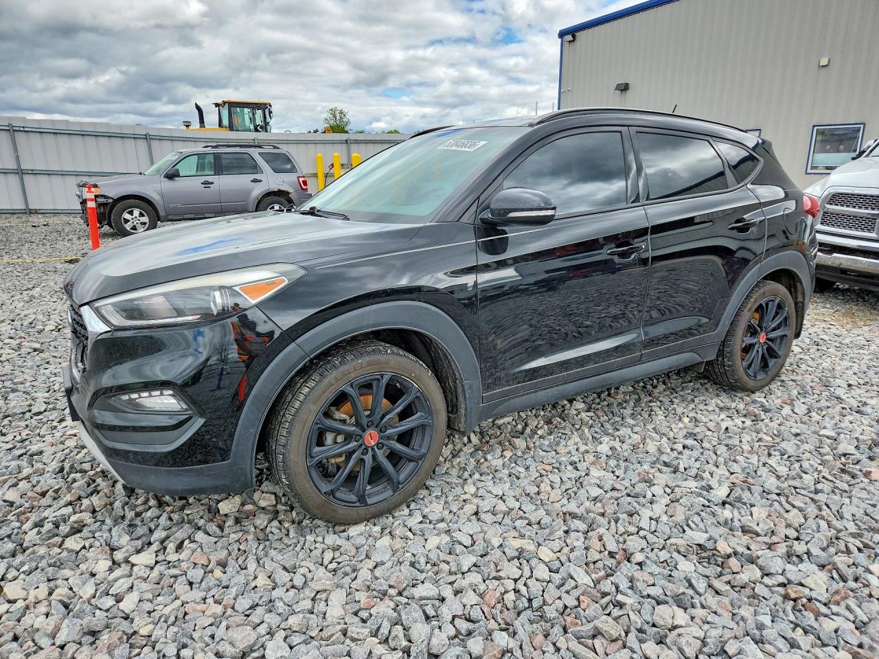 Salvage Hyundai TUCSON Image