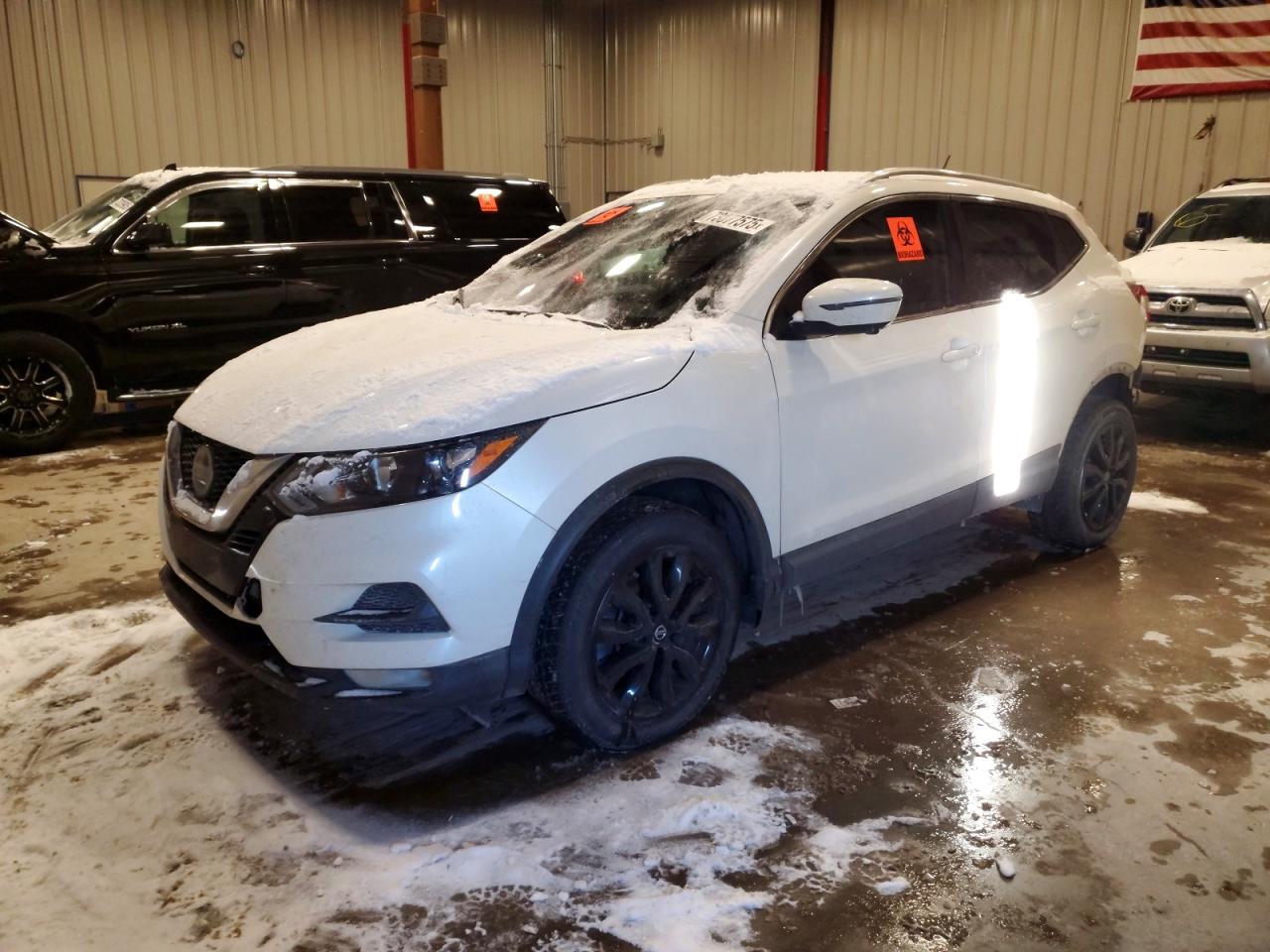 Salvage Nissan Rogue Image