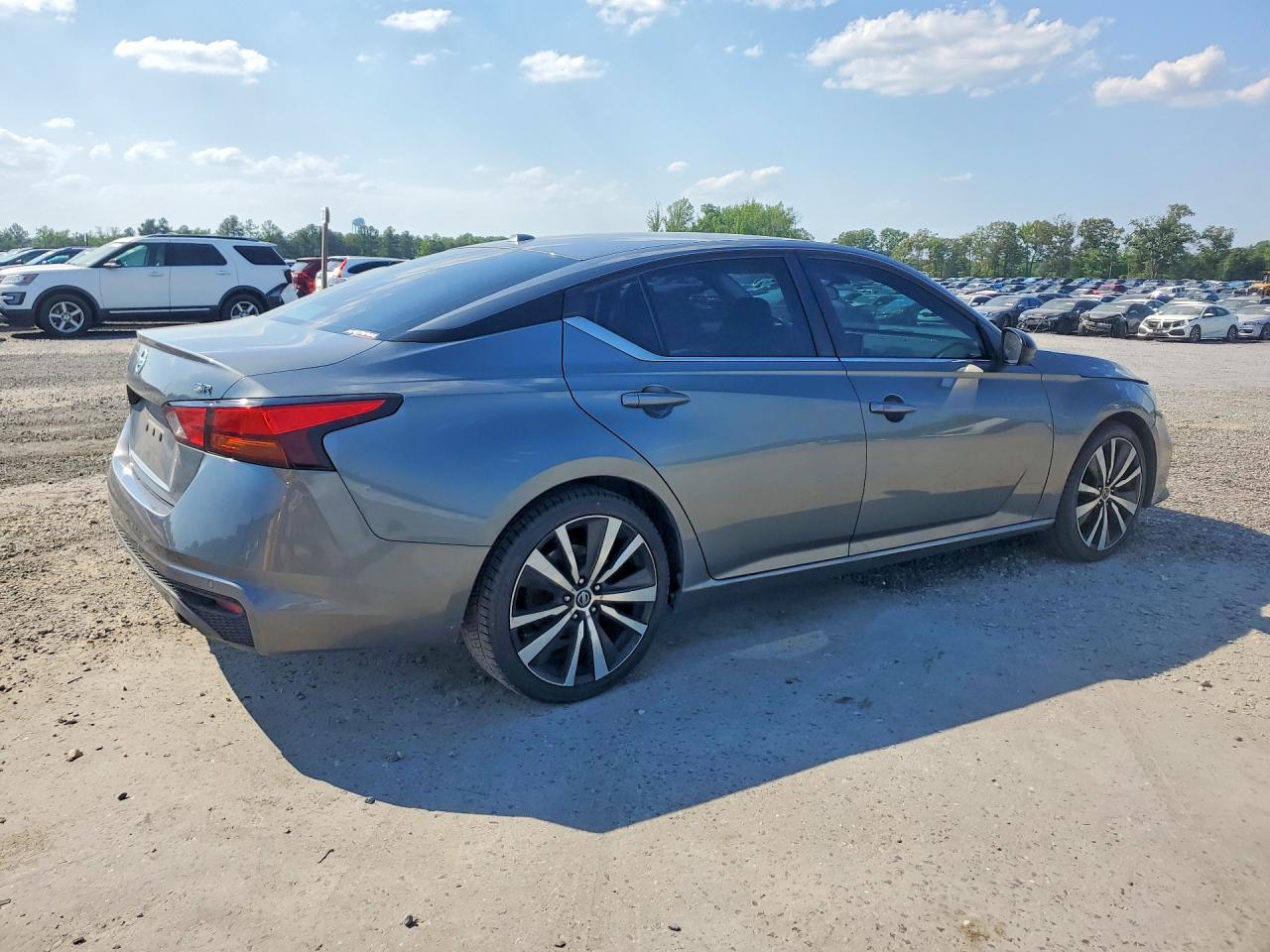 Nissan Altima Sr