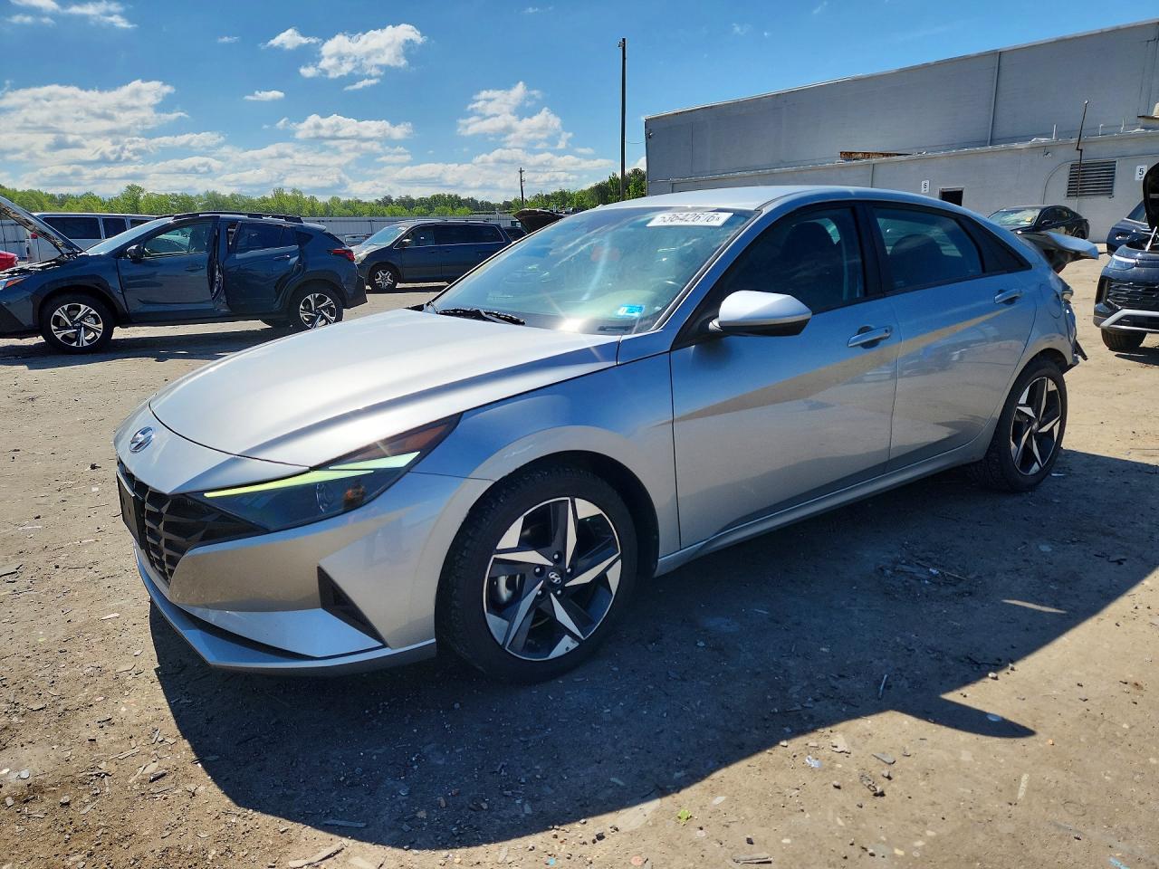 Salvage Hyundai ELANTRA Image
