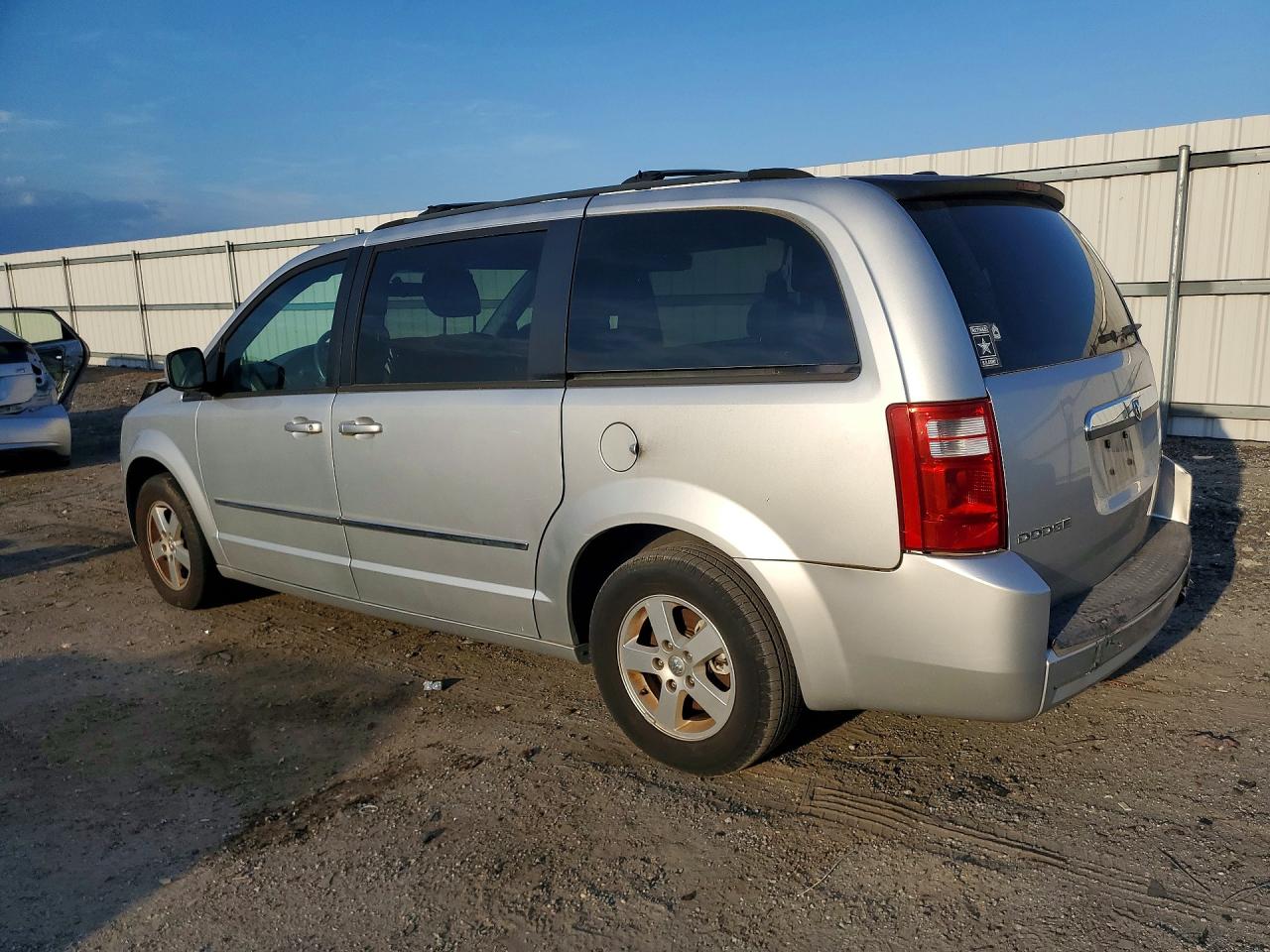Dodge Caravan Sxt