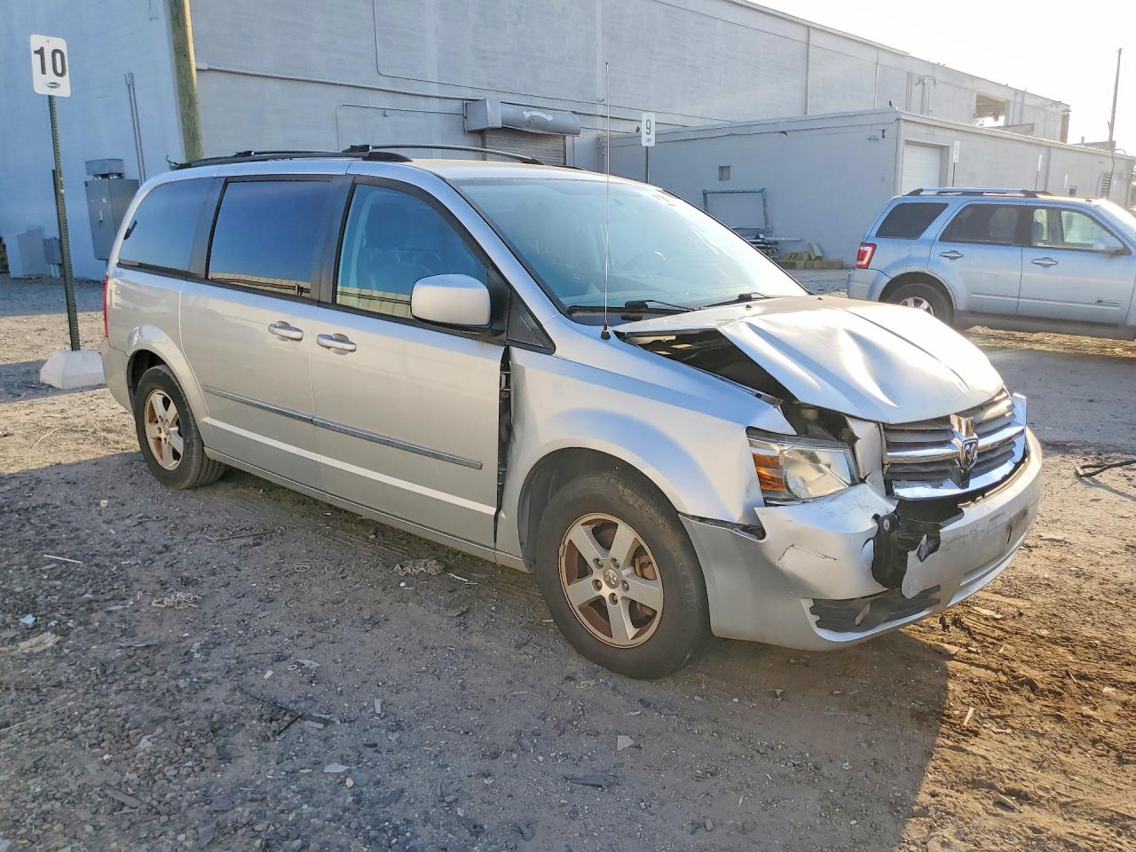 Dodge Caravan Sxt