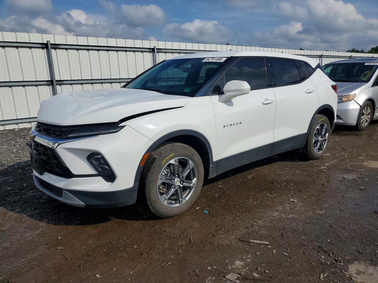 Salvage Chevrolet Blazer Image