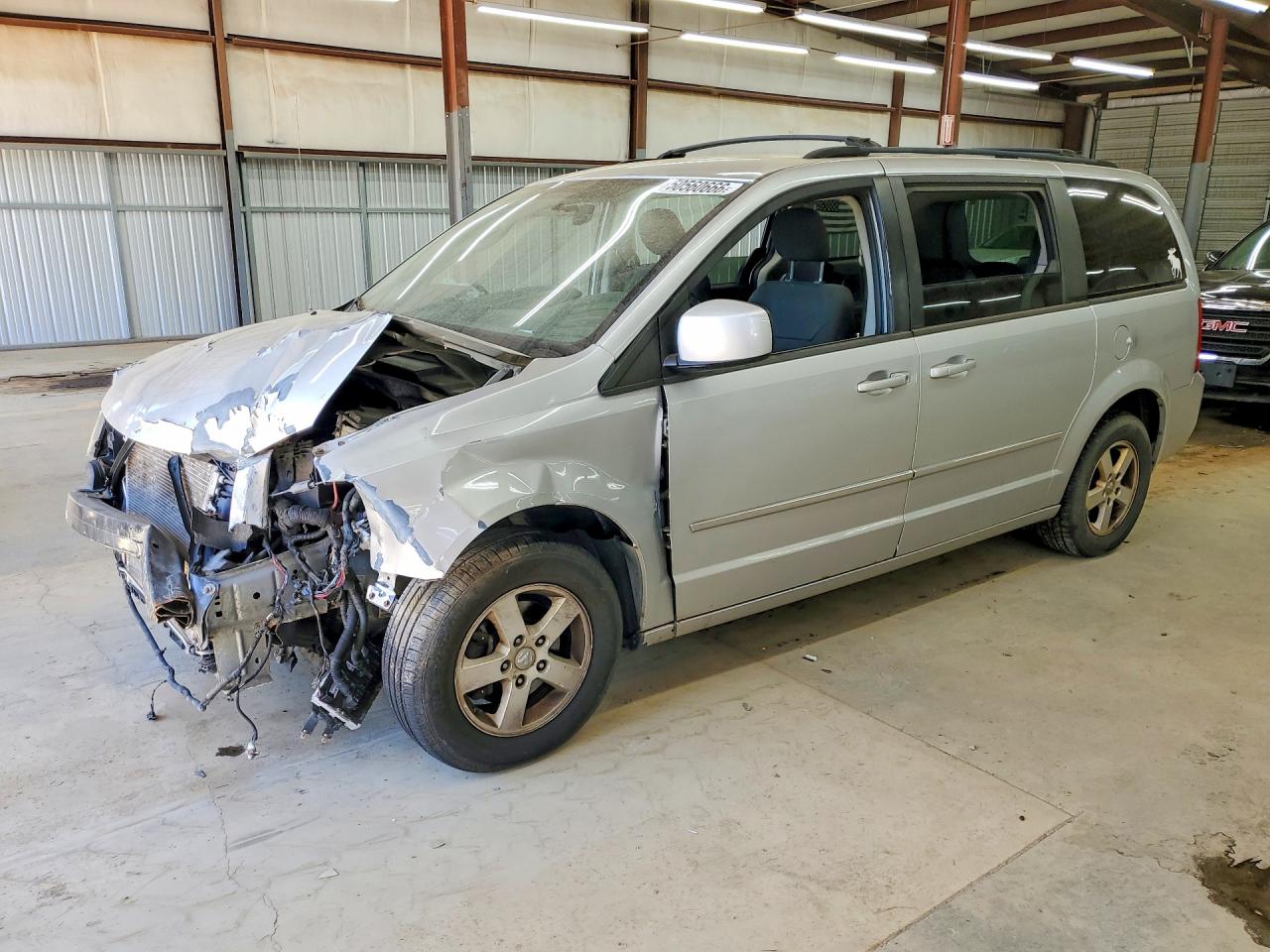 Salvage Dodge Caravan Image