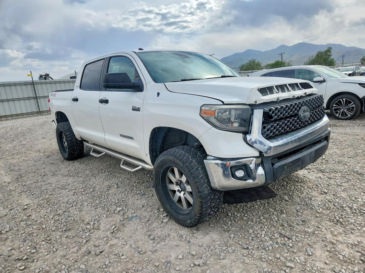 Toyota Tundra Crewmax Sr5