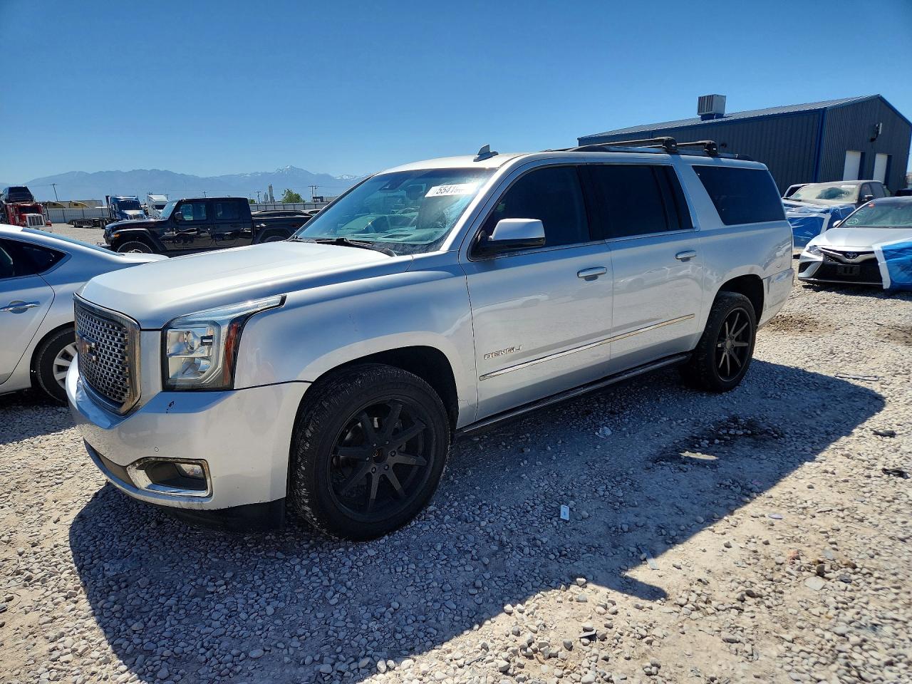 Salvage GMC Yukon Image