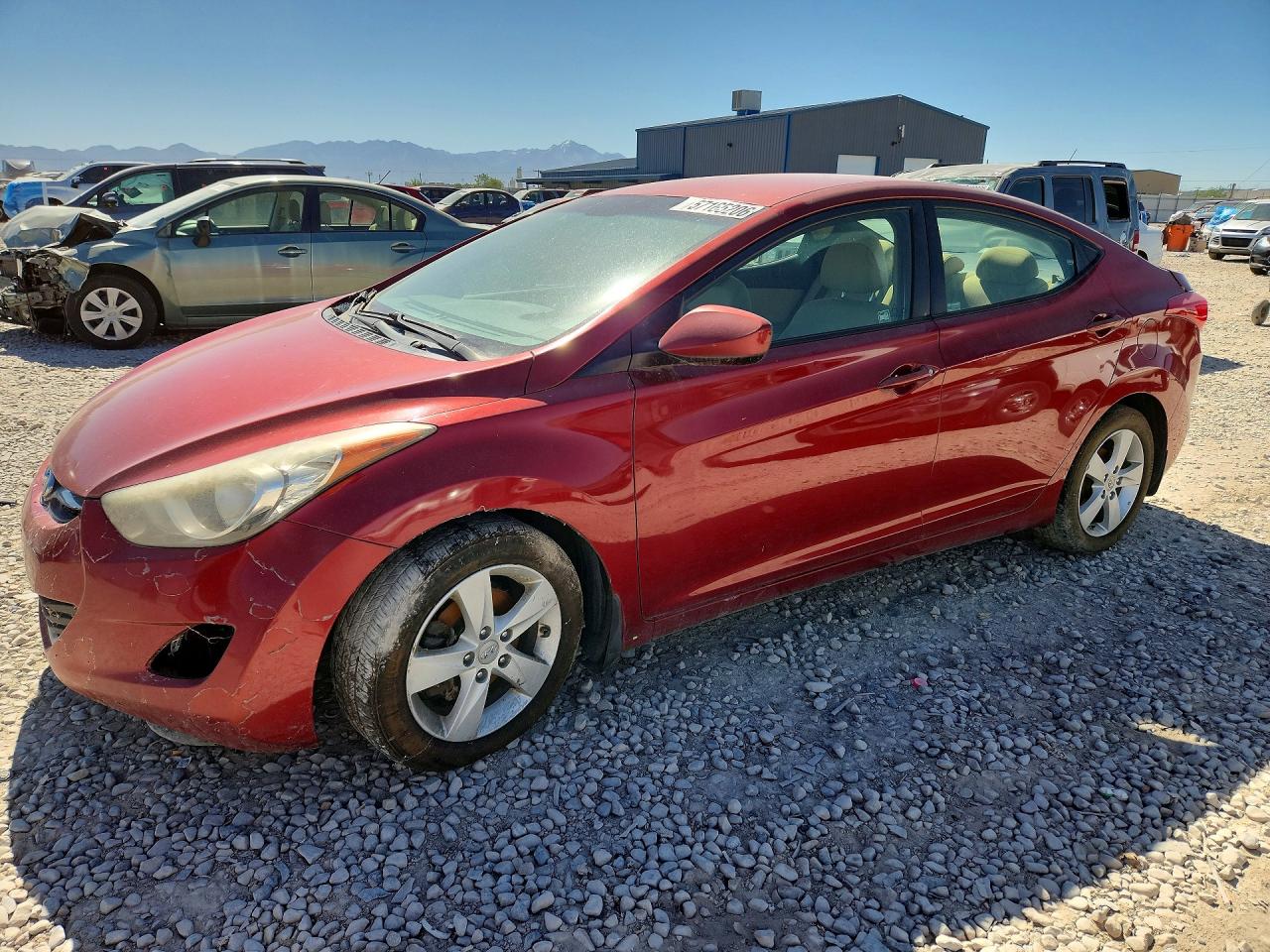 Salvage Hyundai ELANTRA Image