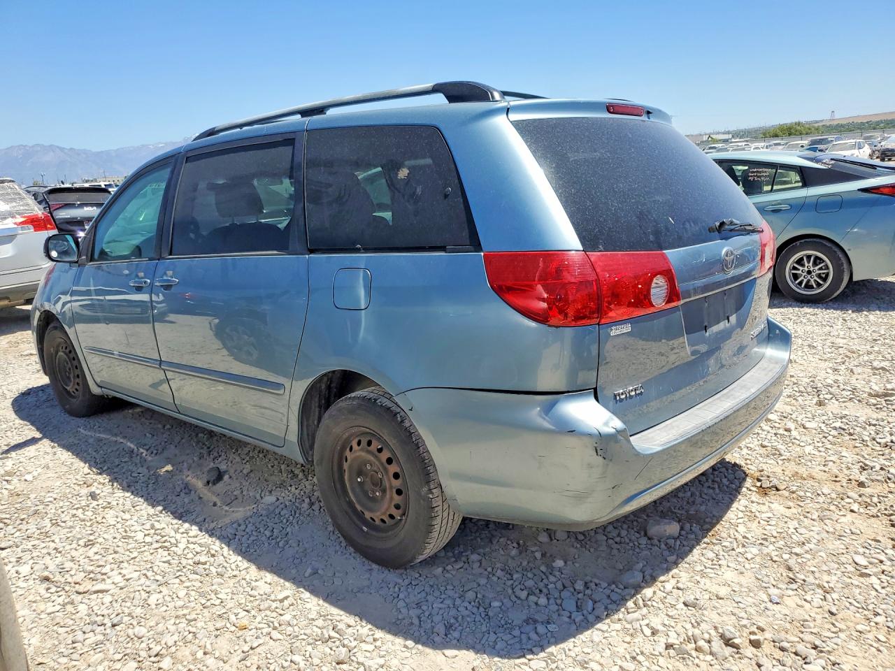 Toyota Sienna Le 8-passenger