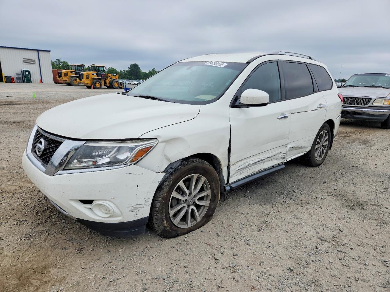 Salvage Nissan Pathfinder Image