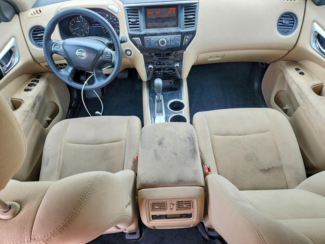 Nissan Pathfinder S