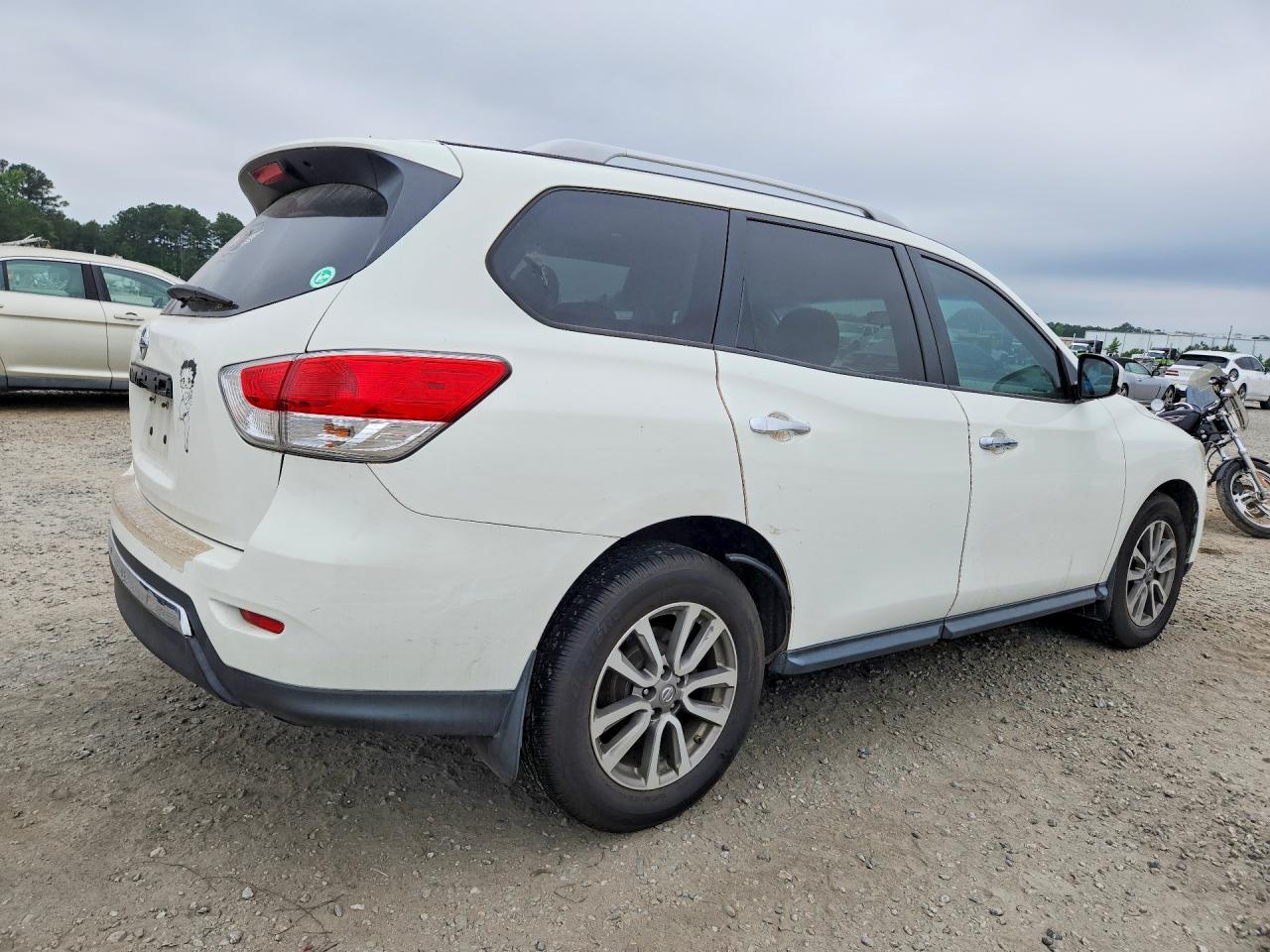 Nissan Pathfinder S