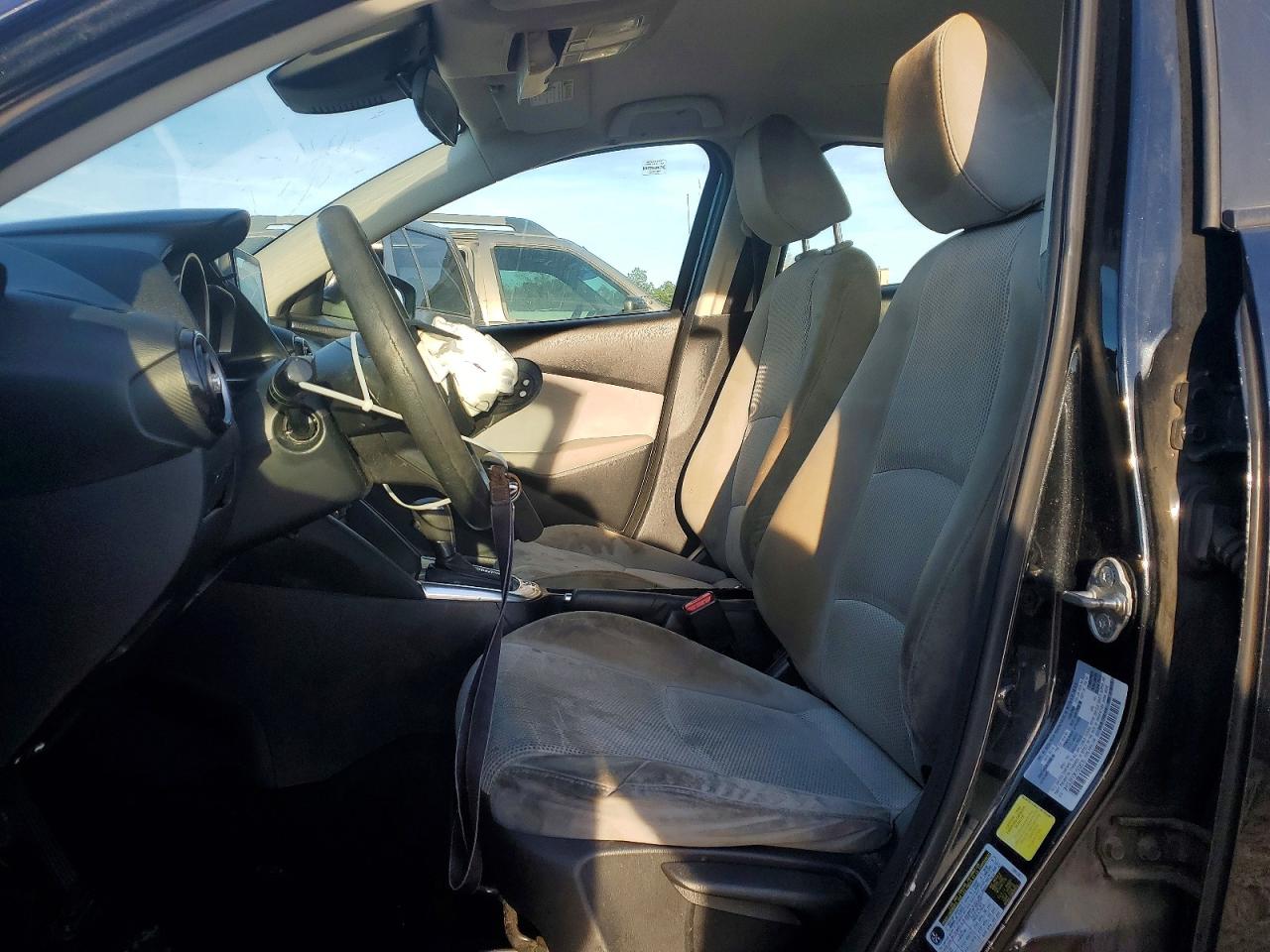 Toyota Yaris Le