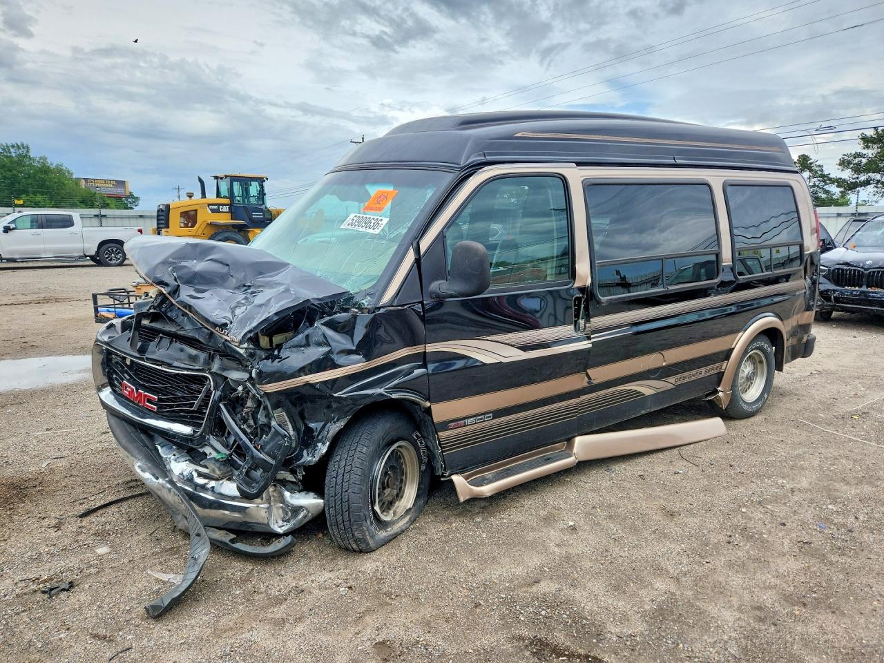 Salvage GMC Savana Image