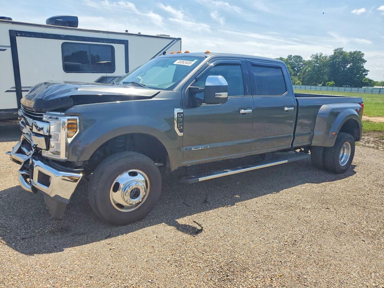 Salvage Ford F-350 Image