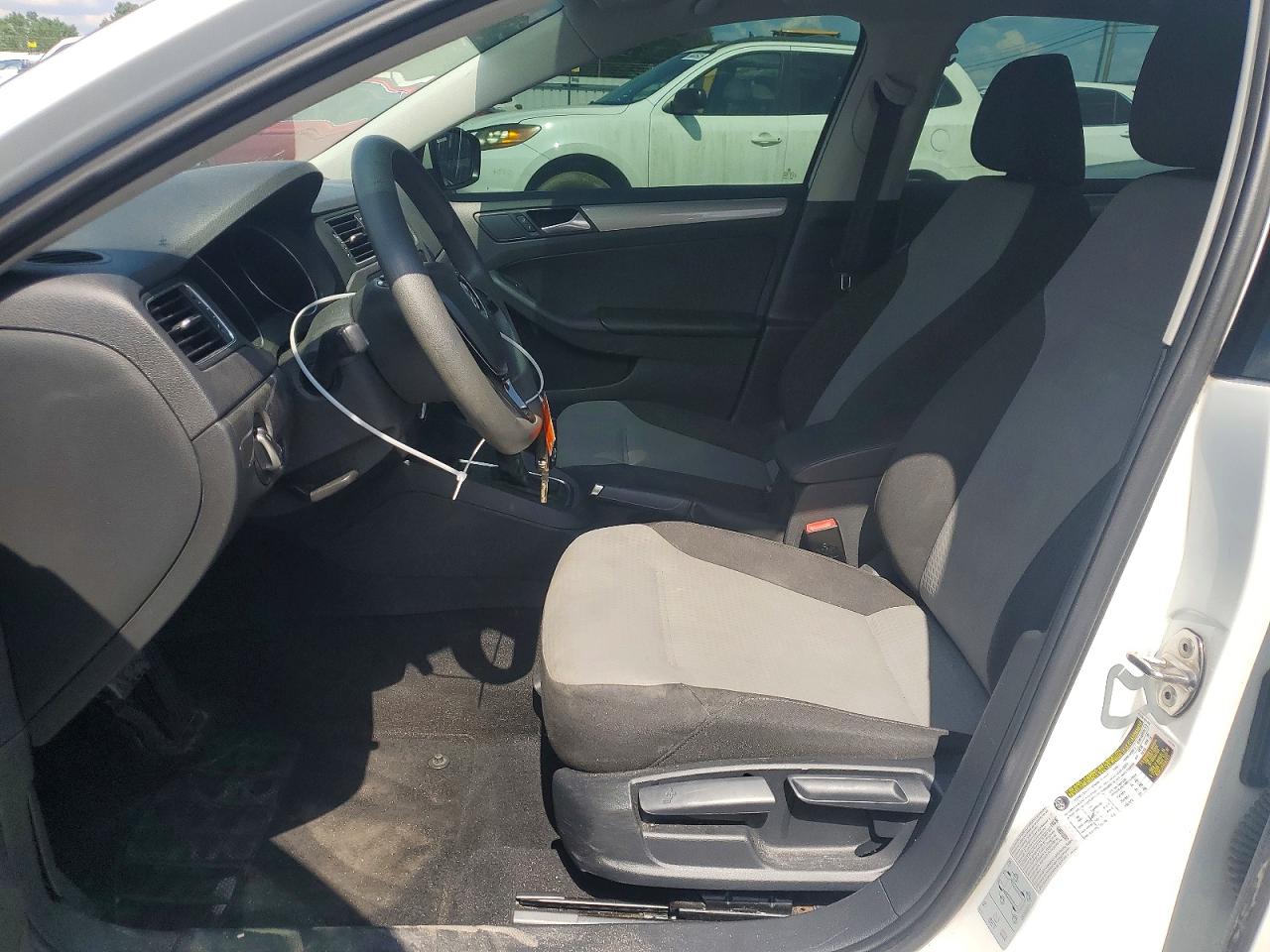 Volkswagen Jetta S