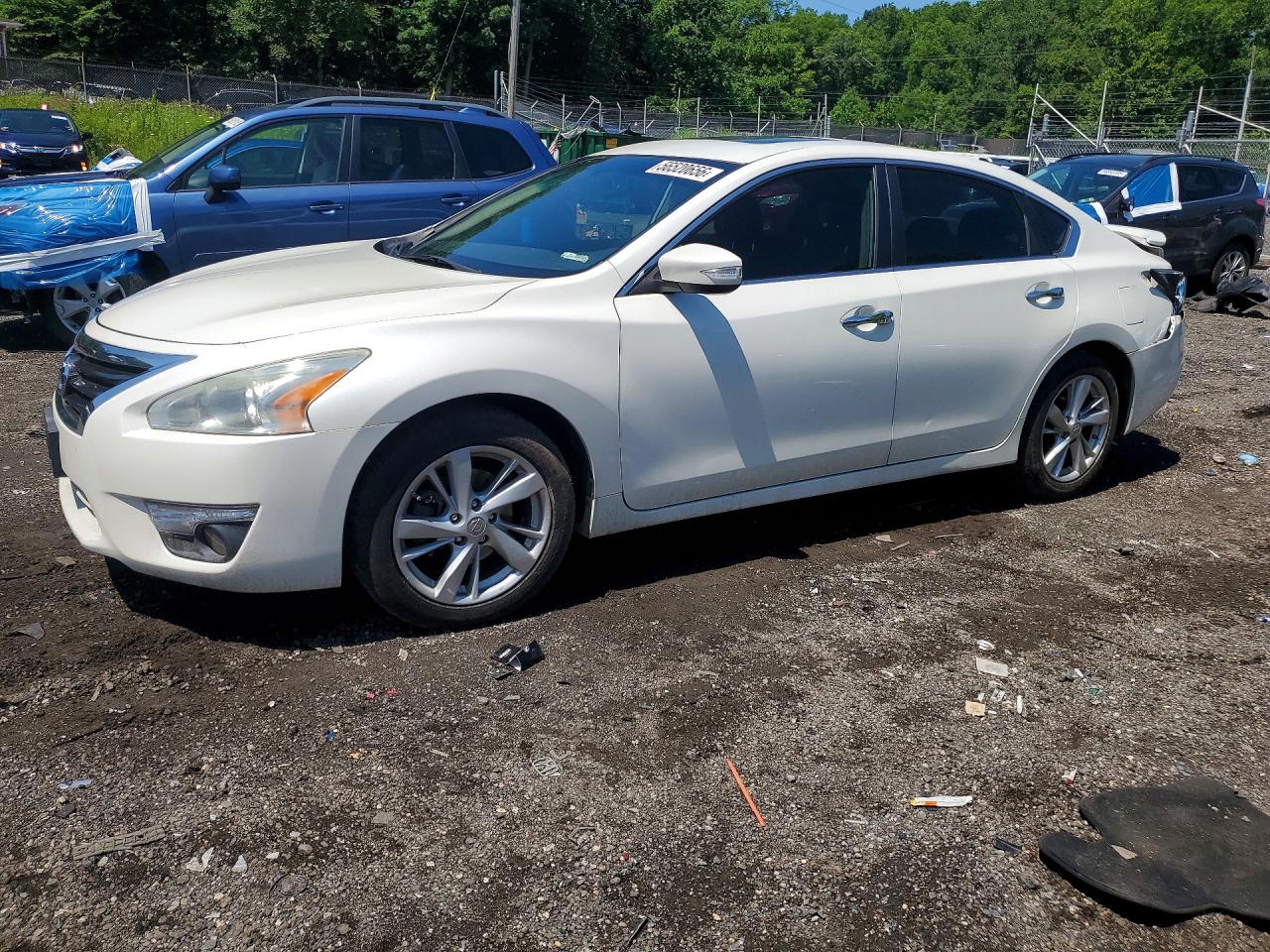 Salvage Nissan Altima Image