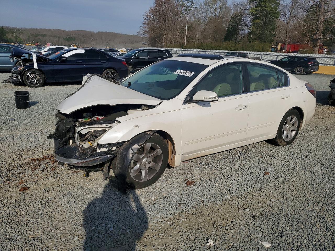Salvage Nissan Altima Image