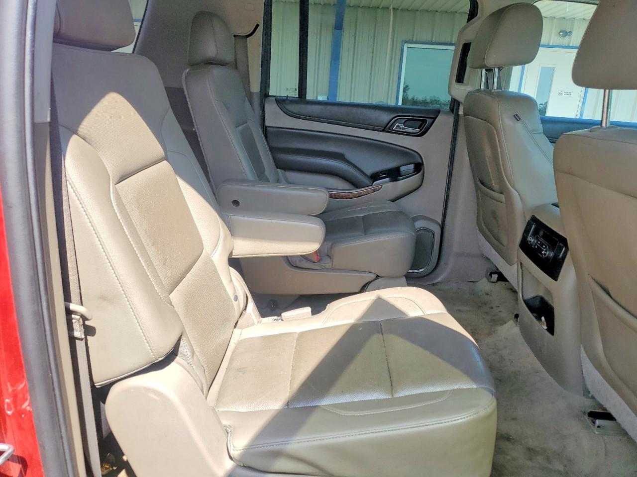 Chevrolet Suburban C1500 Ltz