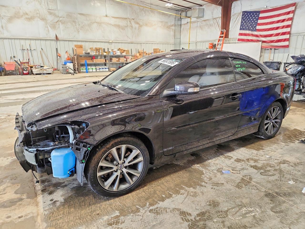 Salvage Volvo C70 Image