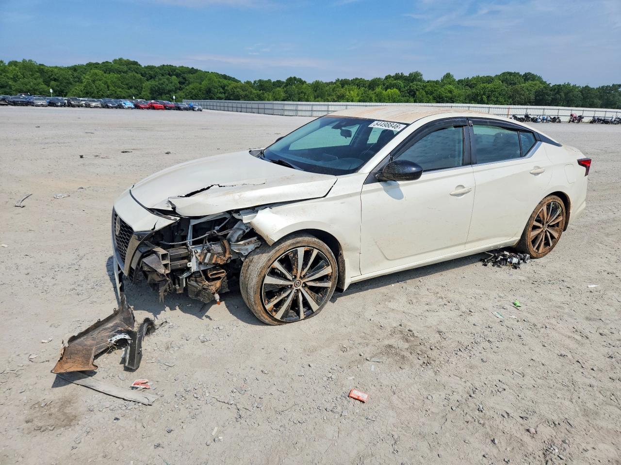Salvage Nissan Altima Image