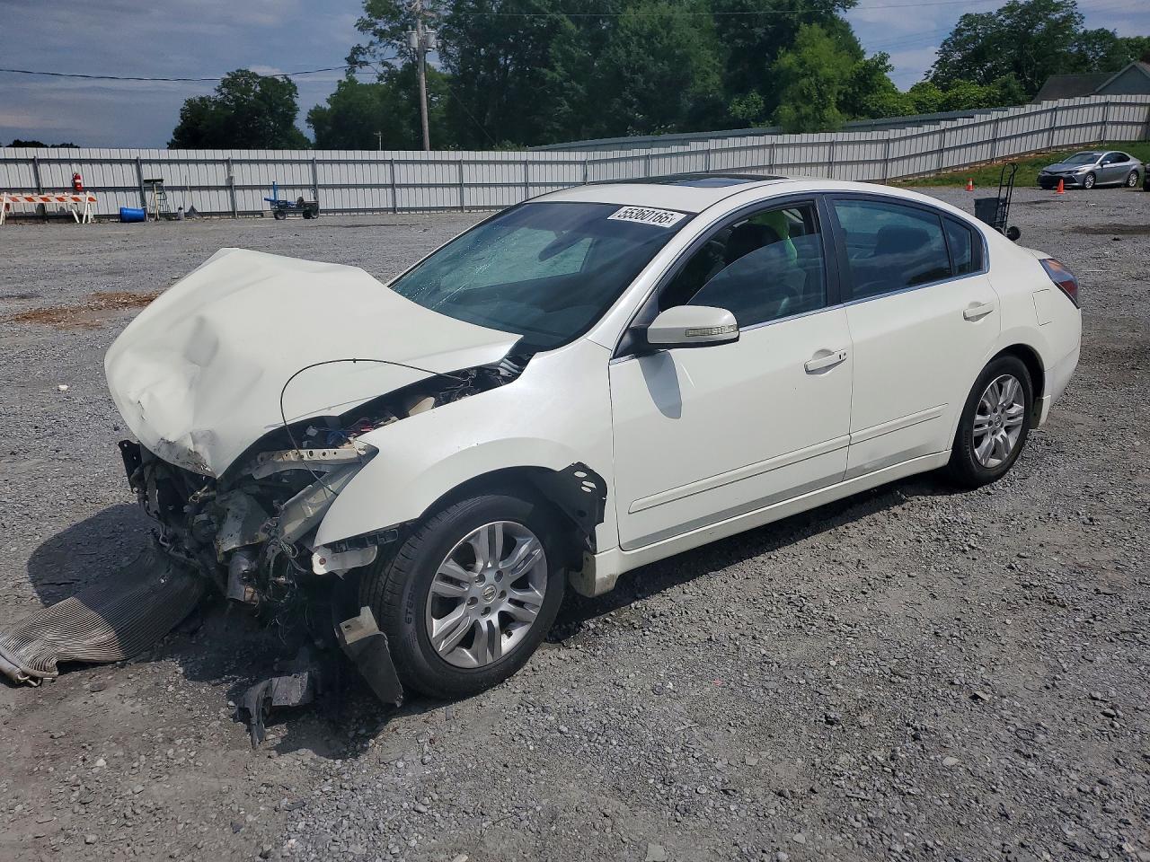 Salvage Nissan Altima Image