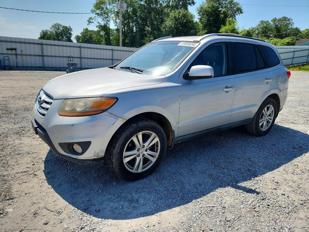 Salvage Hyundai SANTA FE Image