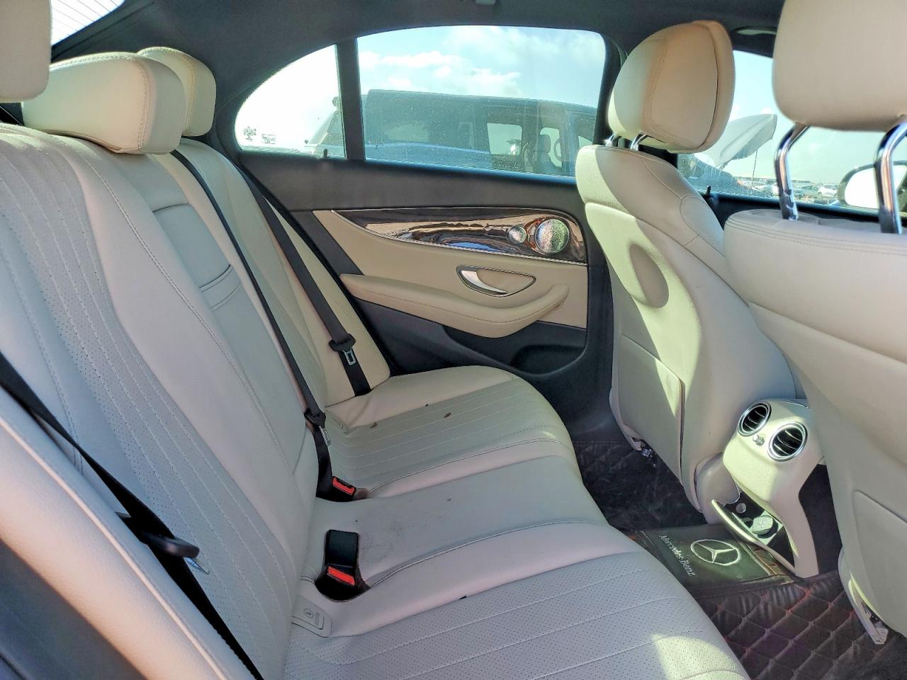 Mercedes-Benz E-Class 300