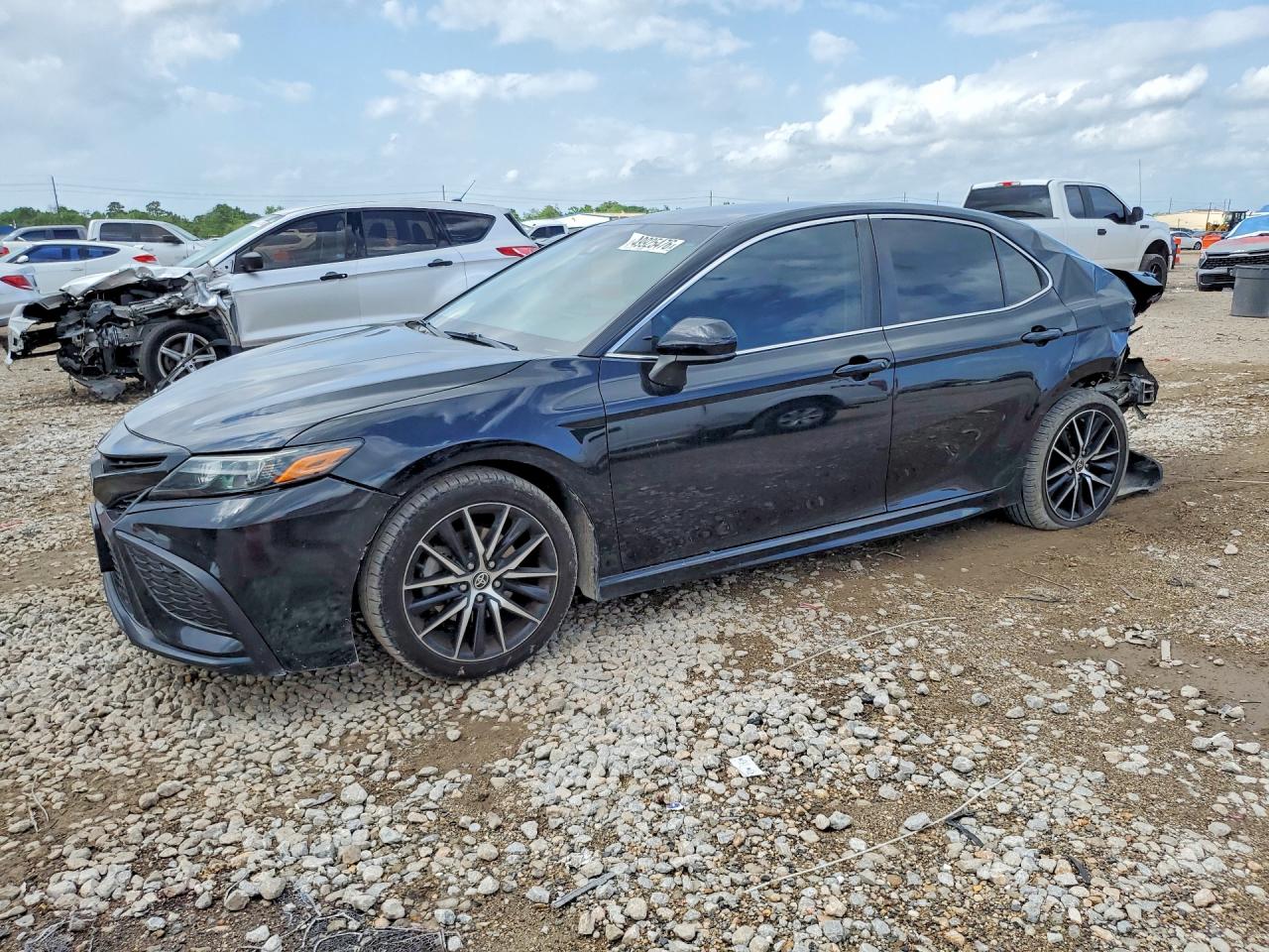 Salvage Toyota Camry Image