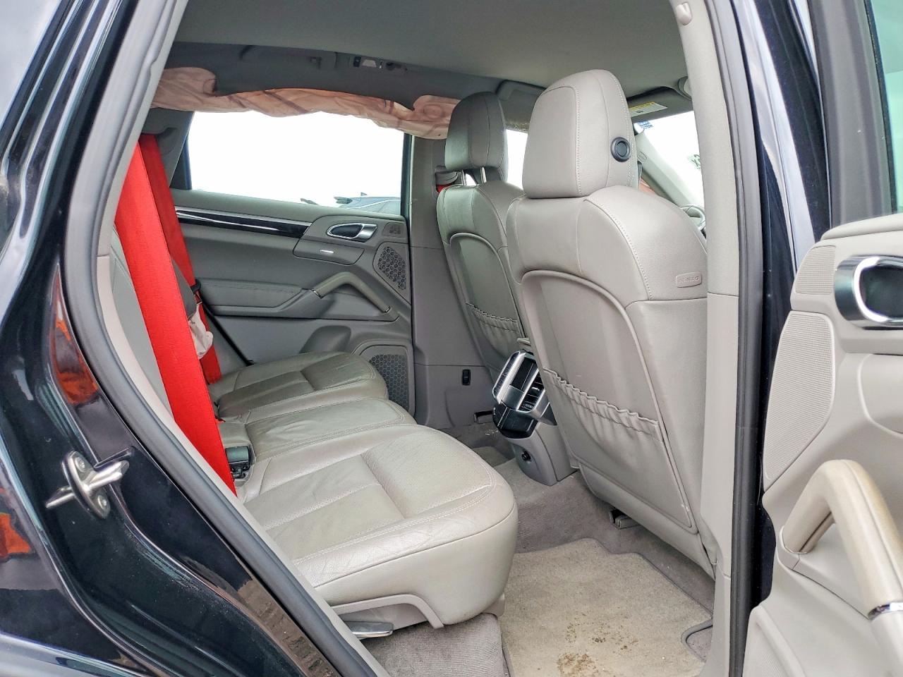 Porsche Cayenne 4d
