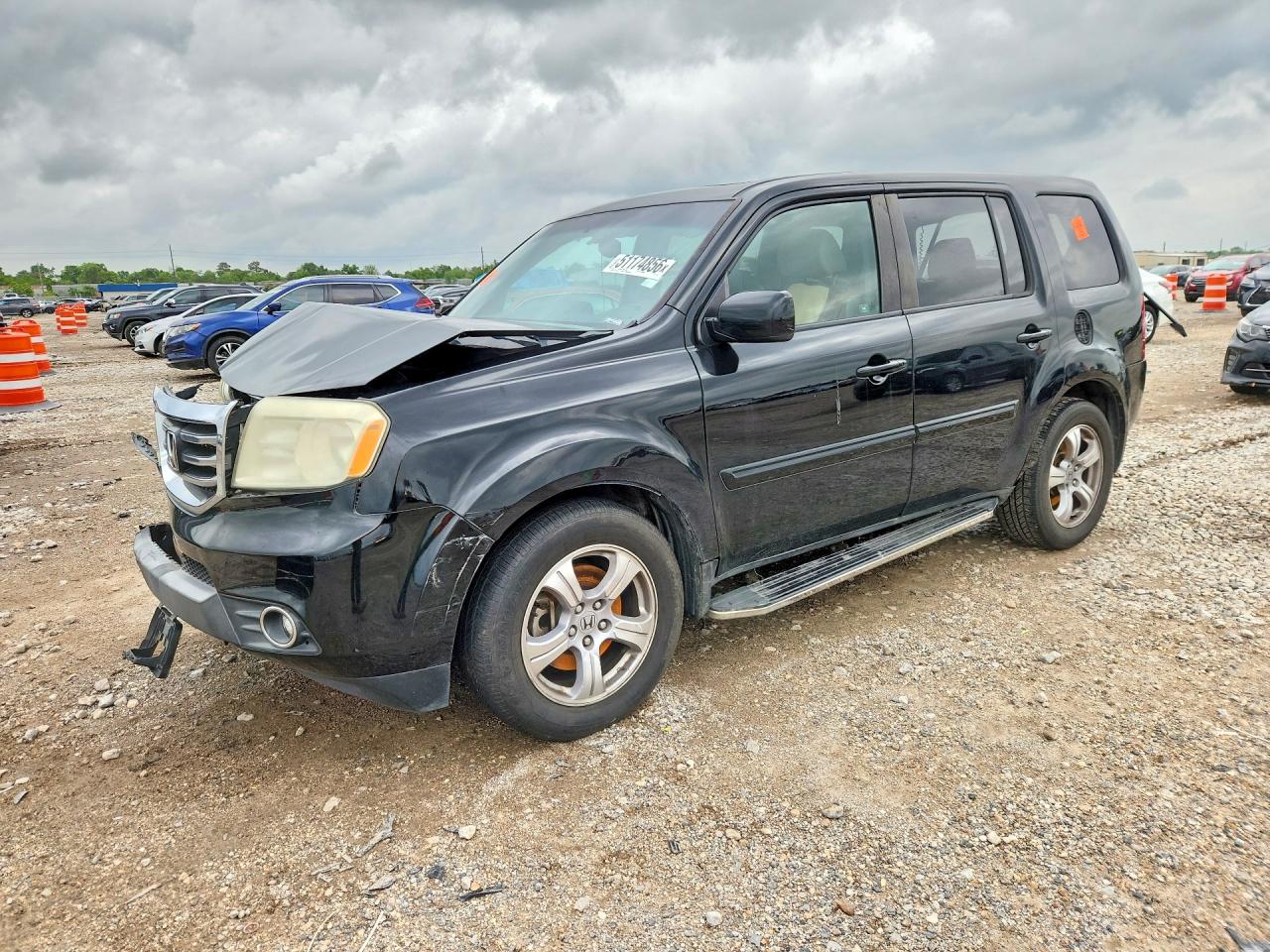 Salvage Honda Pilot Image
