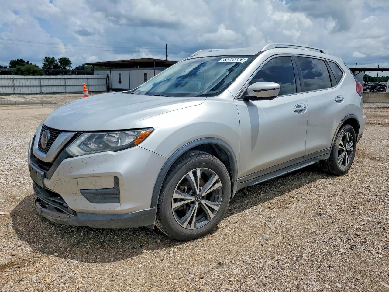 Salvage Nissan Rogue Image