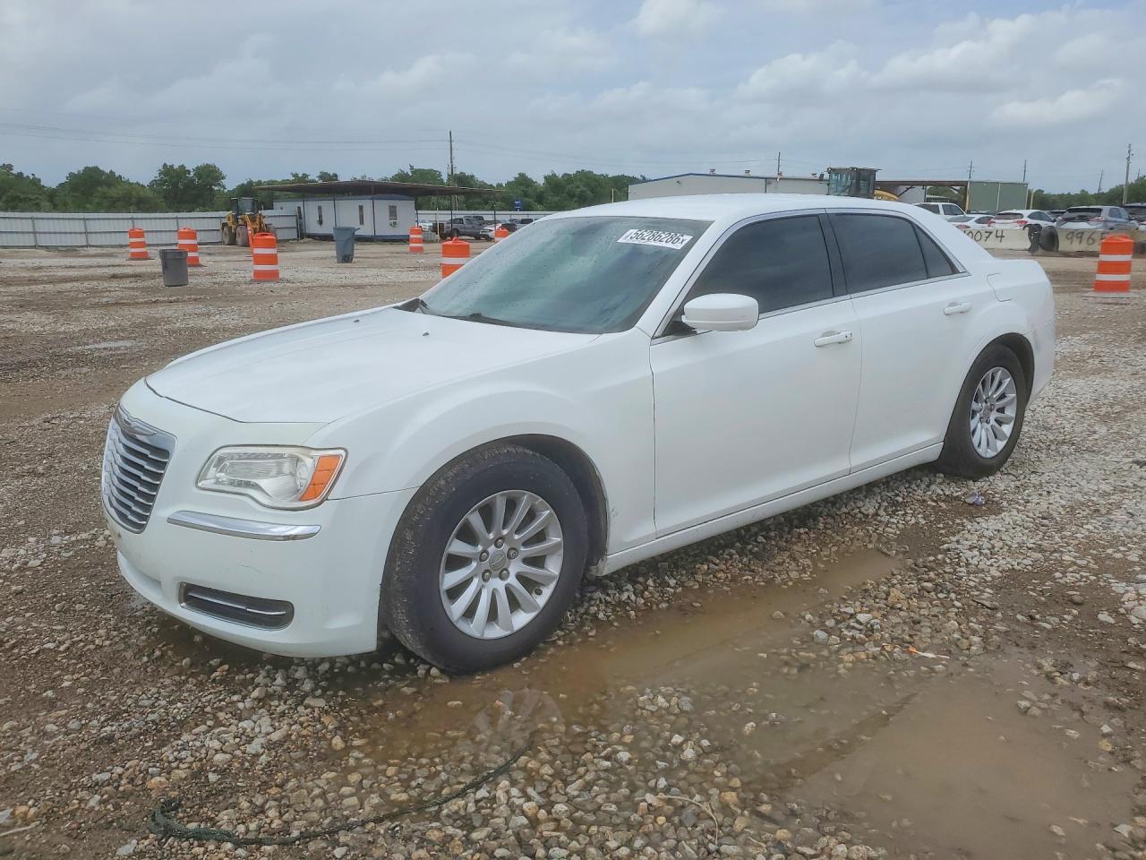 Salvage Chrysler 300 Image