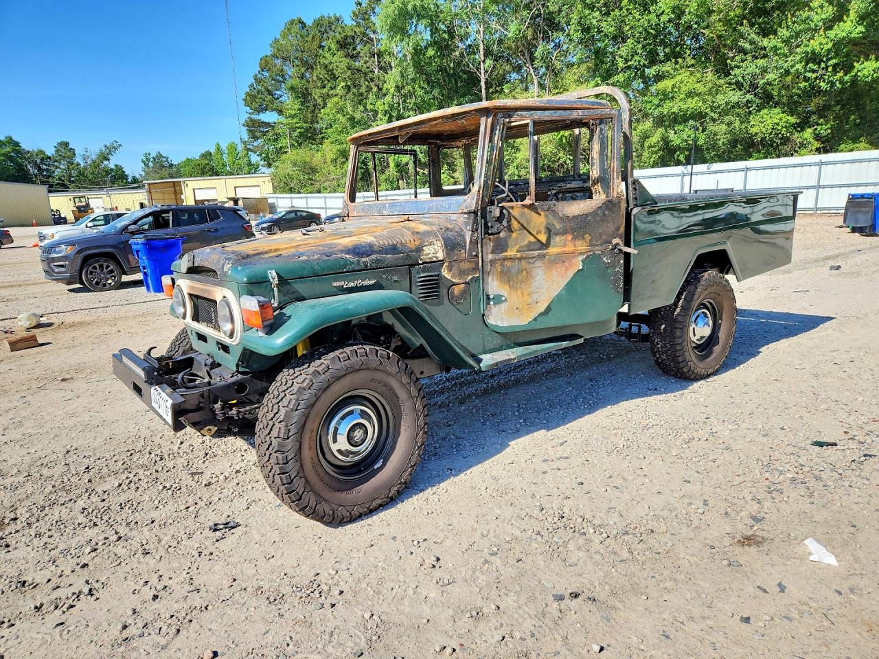Salvage Toyota Land Cruis Image