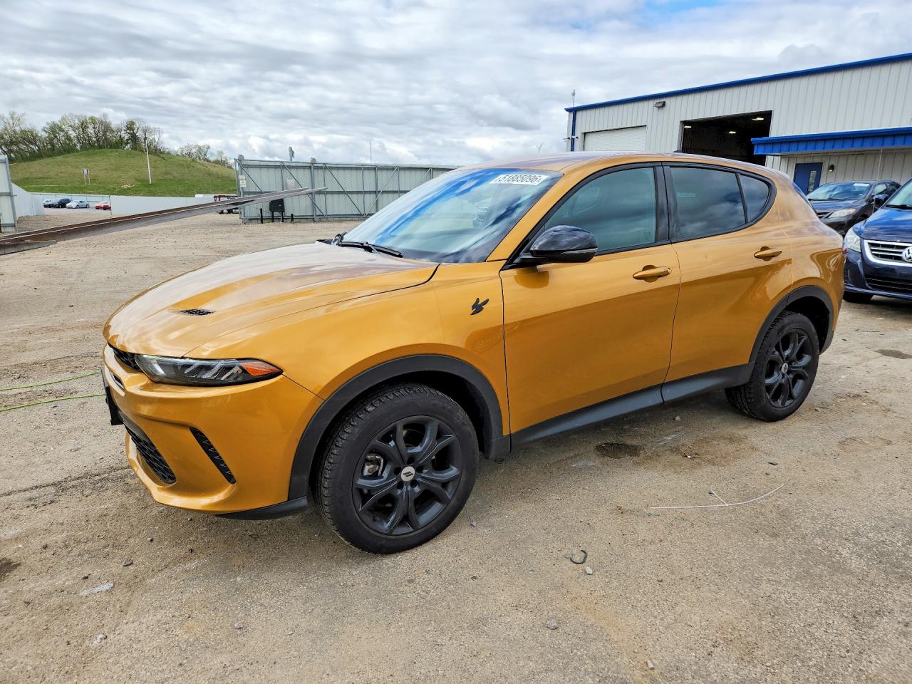 Salvage Dodge Hornet Image