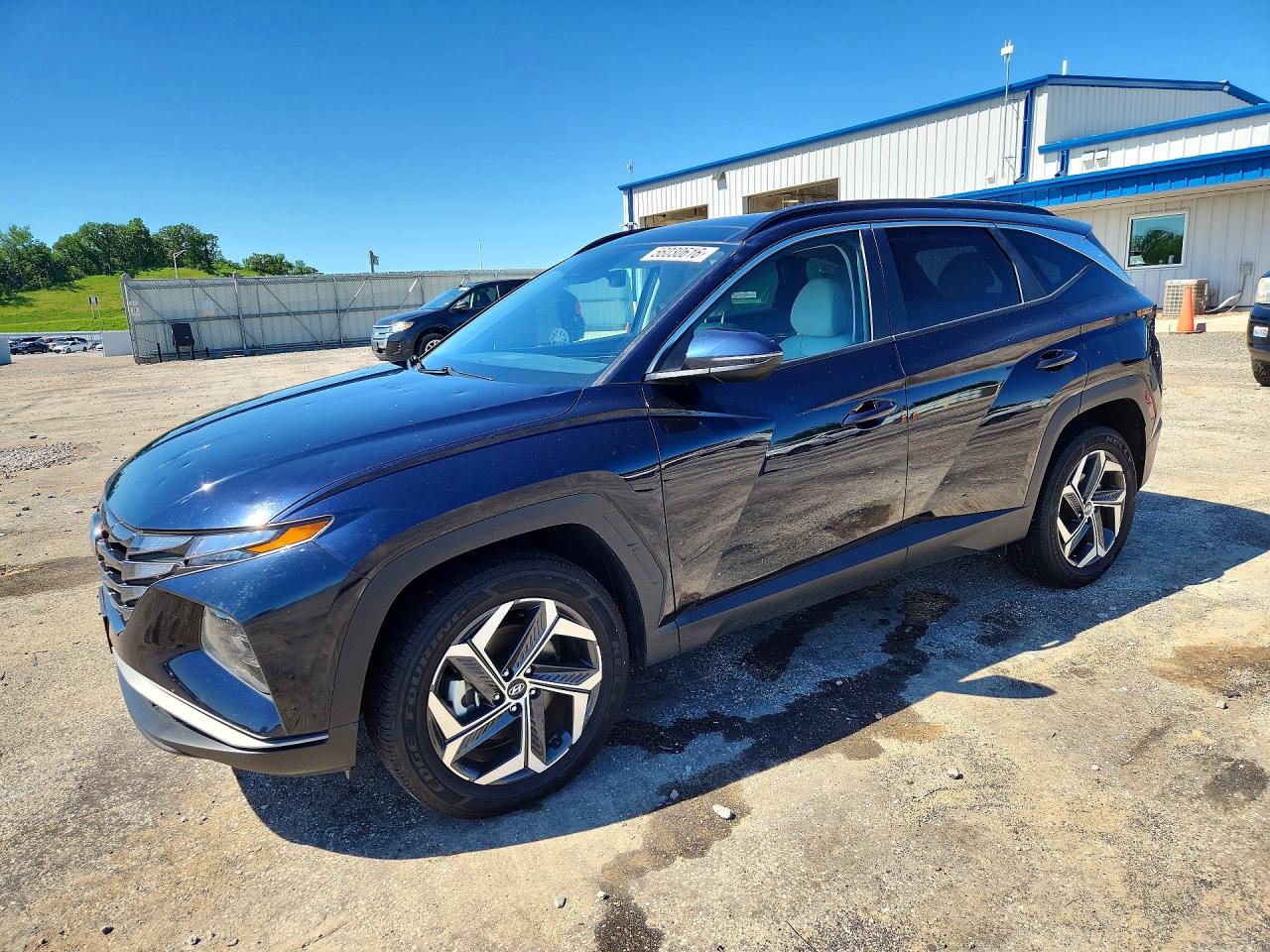 Salvage Hyundai TUCSON Image