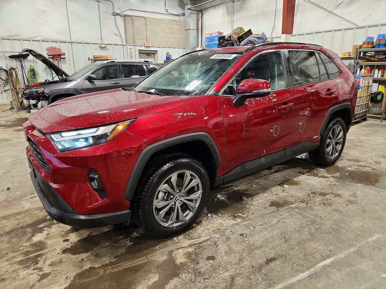 Salvage Toyota RAV4 Image