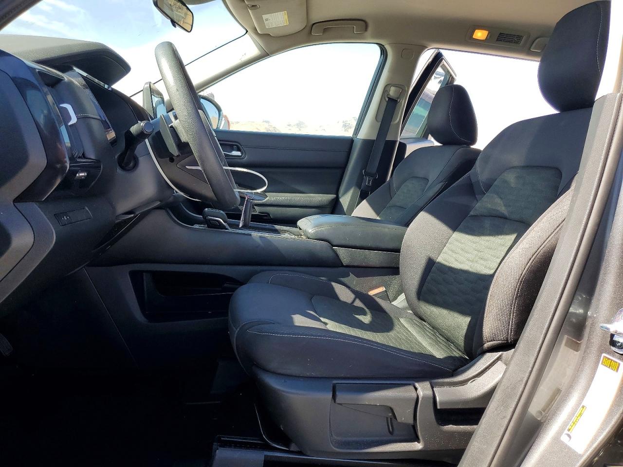 Nissan Pathfinder S