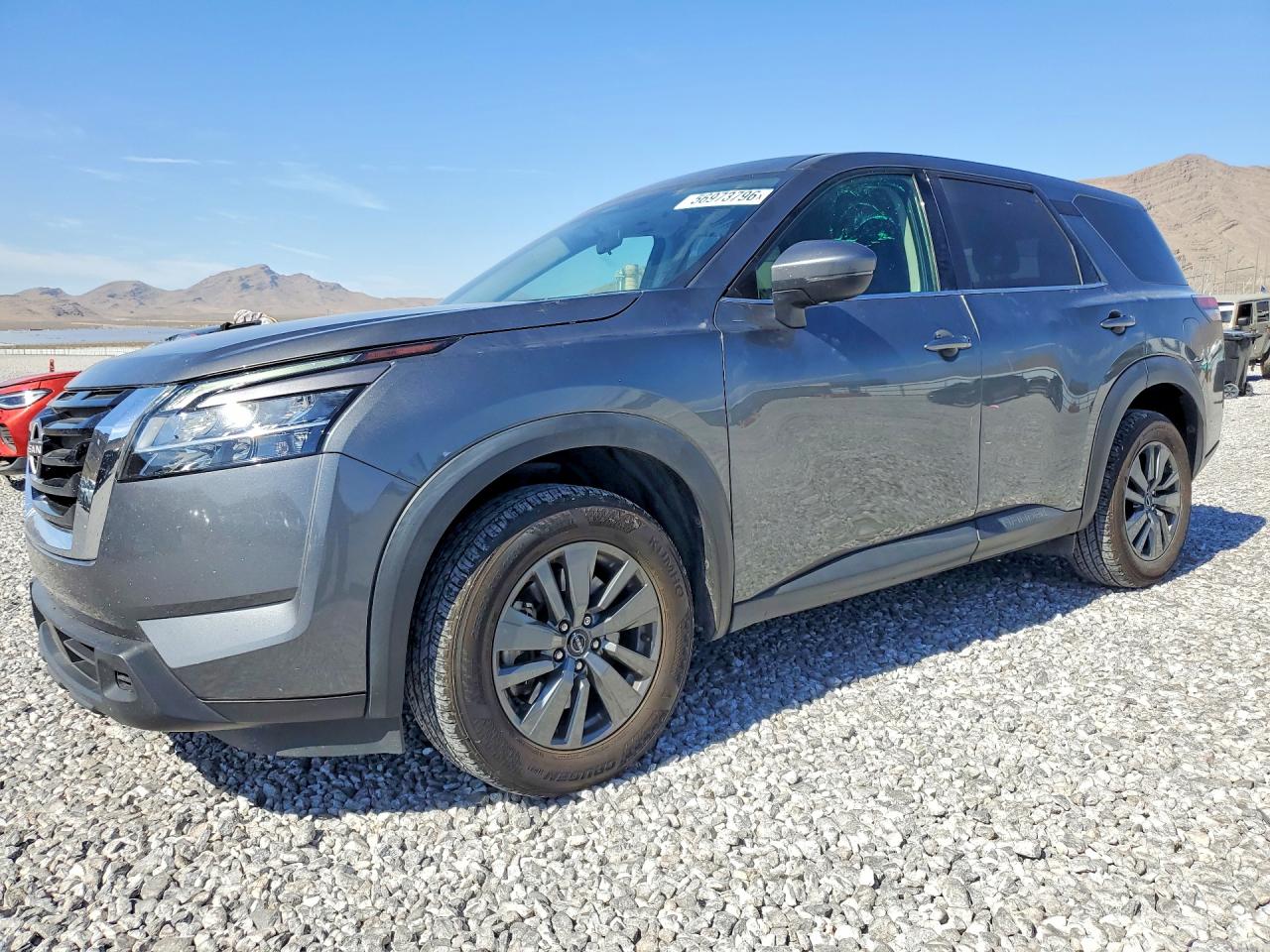 Salvage Nissan Pathfinder Image